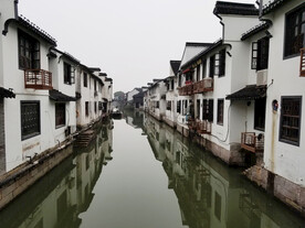 江南水乡南浔古镇的建筑倒影