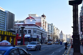 哈尔并老城区街道