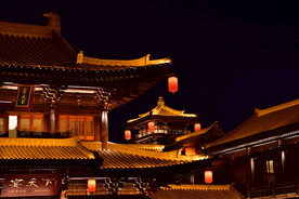 洛邑古城夜景中国古建筑木制楼阁