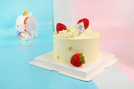 小清新甜点奶油蛋糕