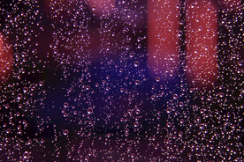 窗外的雨 水珠 玻璃 素材图片