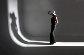女性
