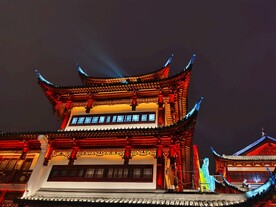 上海豫园元宵灯会复古建筑夜景