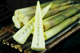 餐饮食材鲜竹笋摄影图