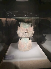 青铜尊