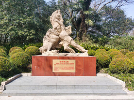 欧阳海之歌英雄人物雕塑