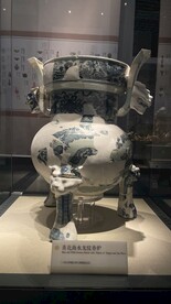 青花海水龙纹香炉