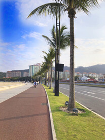 马路边 人行道 海边