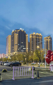 城市高楼建筑群 