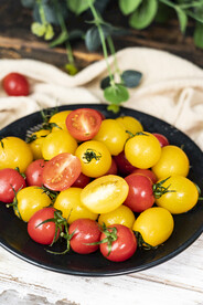 盘装红黄小番茄