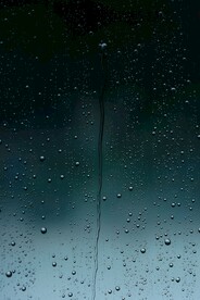 玻璃窗雨痕素材