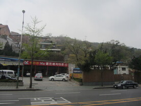 远山街景