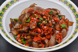 辣椒大蒜腊猪脸