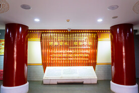 西藏拉萨八廓街冲赛康展厅