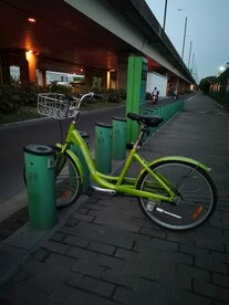苏州共享单车路边