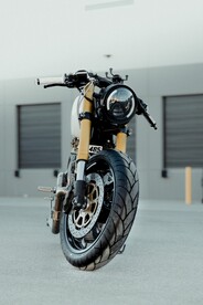 摩托车