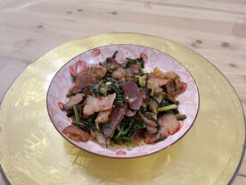 客家菜肴芹菜腊肉