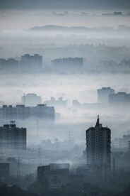 迷雾中的城市摄影