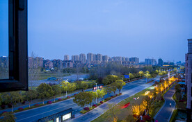 窗外夜景街道