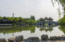 扬州五亭桥白塔全景