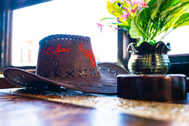 西藏拉萨玛吉阿米餐吧藏帽