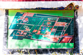 西藏拉萨罗布林卡全景图