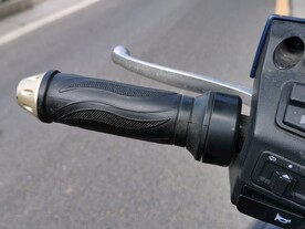 电动车车把特写