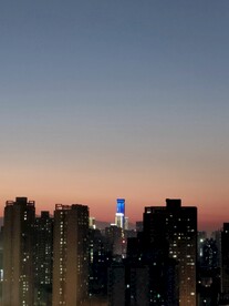 城市傍晚