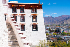 西藏拉萨布达拉宫白宫一角