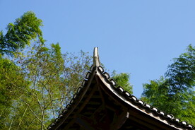 屋檐之下