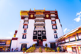 西藏拉萨布达拉宫红宫入口