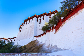 西藏拉萨布达拉宫背面