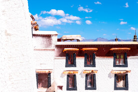 西藏拉萨布达拉宫藏式建筑