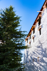 西藏拉萨布达拉宫白宫侧墙