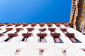 西藏拉萨布达拉宫窗口窗檐