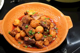 红烧肉豆腐泡