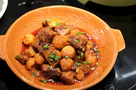 红烧肉豆腐泡