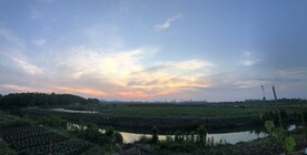 空旷土地蓝天白云