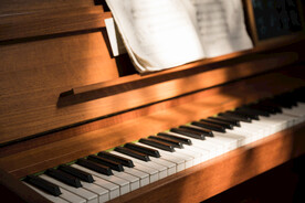 黑白琴键钢琴
