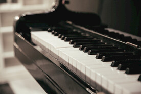 黑白琴键钢琴