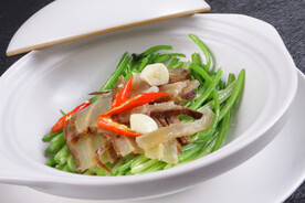 腊味油焖茼蒿杆