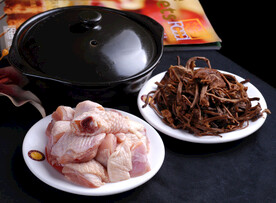 茶树菇土鸡煲
