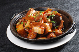 烧肉香菇豆腐煲