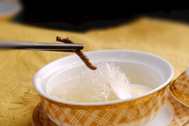 虫草鸽蛋炖丝燕