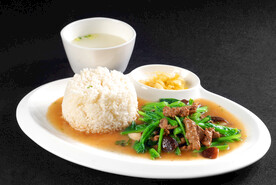 菜远牛肉饭