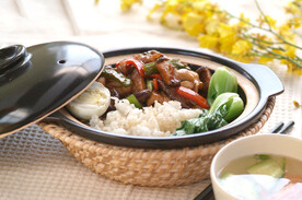 香菇滑鸡煲仔饭