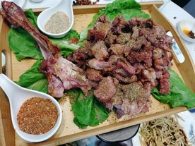 手撕羊腿