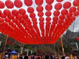 公园里的红灯笼