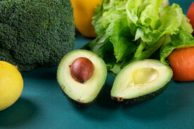 新鲜牛油果水果