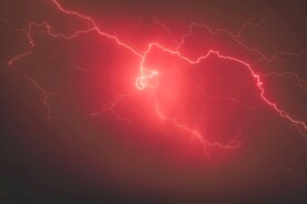 红色背景 纹理 雷电 打雷